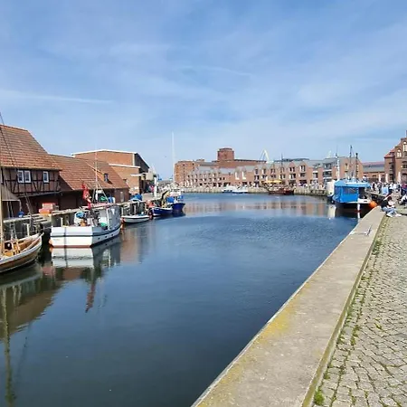 Wismarer Kogge L&l Bis 12 Personen Feriehus *